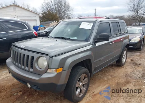 2012 Jeep Patriot Latitude z USA, uszkodzony, nr VIN 1C4NJRFB4CD552033